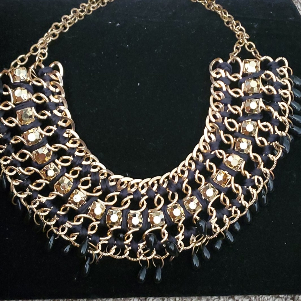 Necklace and earings